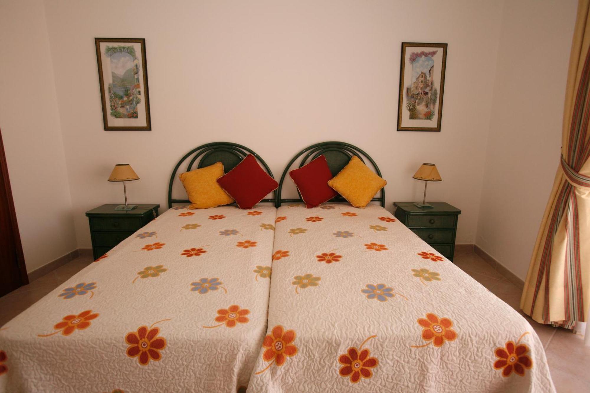 Apartamentos Coral Do Vau Portimao Luaran gambar